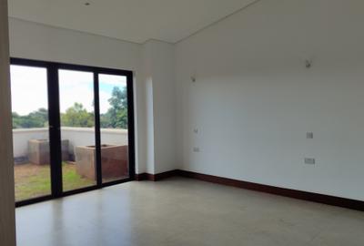 5 Bed Townhouse with En Suite in Kitisuru