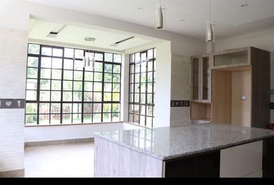 5 Bed Townhouse with En Suite in Runda - 3