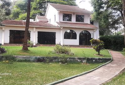 4 Bed House with En Suite in Runda