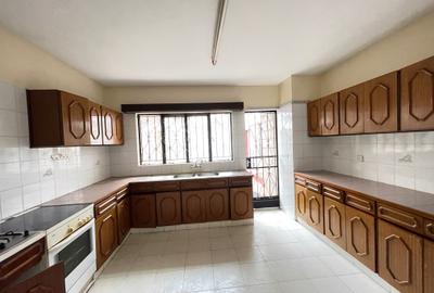 4 Bed Townhouse with En Suite in Westlands Area