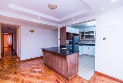 2 Bed Apartment with En Suite in Lavington - 4