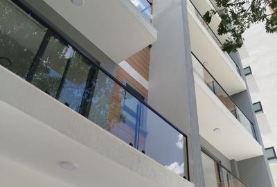 3 Bed Apartment with En Suite in Brookside