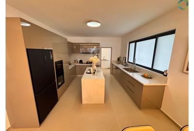 Serviced 5 Bed Apartment with En Suite in Kilimani - 2