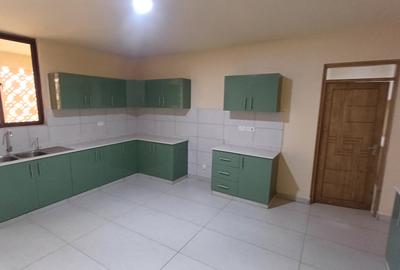 4 Bed Apartment with En Suite at Moyne Drive - 2