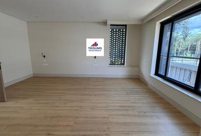 5 Bed House with En Suite in Kyuna - 4