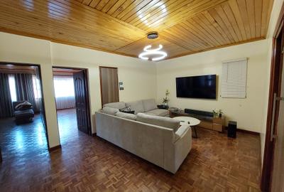 5 Bed Townhouse with En Suite at Royal Villas