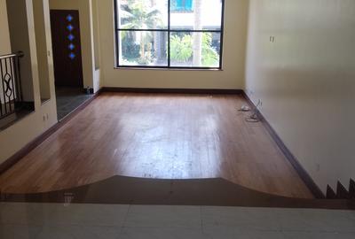 5 Bed Villa with En Suite at Brookside - 3