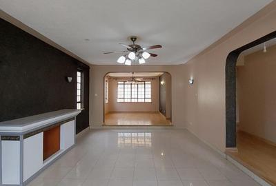5 Bed Townhouse with En Suite in Lavington