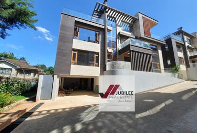 6 Bed Villa with En Suite in Lavington