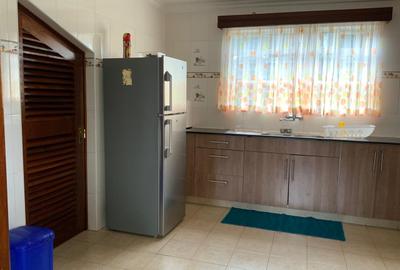 4 Bed House with En Suite in Runda