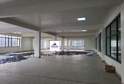 7,209 ft² Warehouse with Fibre Internet in Industrial Area