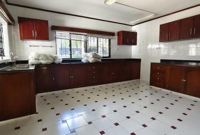 4 Bed House with En Suite in Thigiri - 4