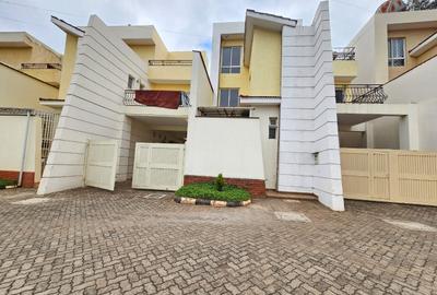 5 Bed House with En Suite in Kyuna