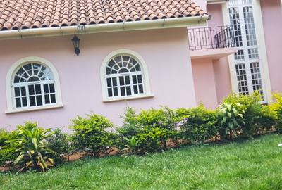 5 Bed Townhouse with En Suite at Gichugu Road - 4