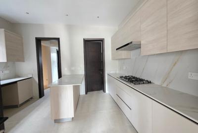5 Bed Townhouse with En Suite at Lavington Green - 2