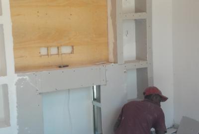 1 Bed House with En Suite at Loresho - 2