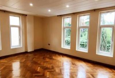 5 Bed Townhouse with En Suite at Lavington Green - 3
