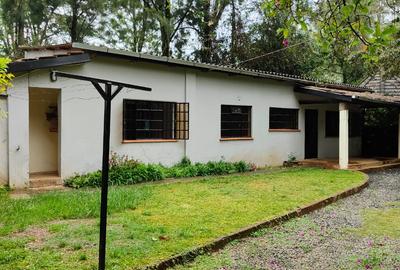 2 Bed House with Garden in Karen