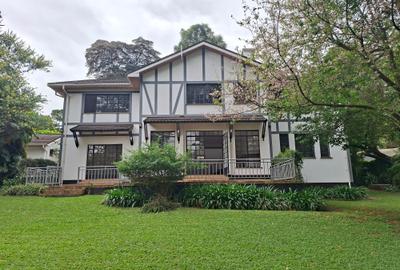 5 Bed Townhouse with En Suite at Rosslyn Lone Tree Estate Rd
