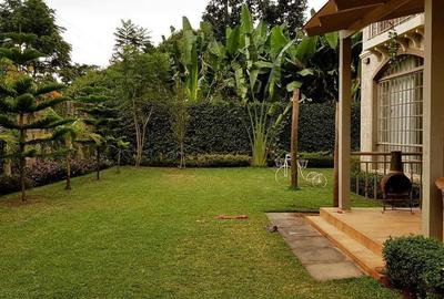 5 Bed House with Garden in Lavington