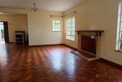 5 Bed Villa with En Suite in Lavington