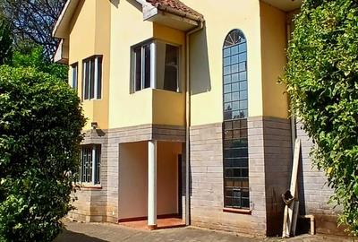 5 Bed Townhouse with En Suite at Nyeri Road