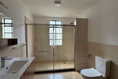 4 Bed Townhouse with En Suite in Kitisuru - 3