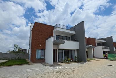 4 Bed Townhouse with Swimming Pool in Langata