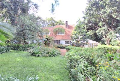 4 Bed House with En Suite at Spring Valley - 2