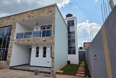 5 Bed House with En Suite at Varsityville Estate - 2