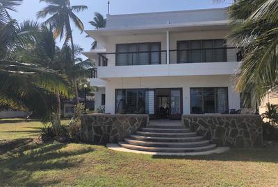 7 Bed House with En Suite in Bamburi