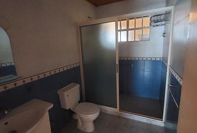 2 Bed Apartment in Riverside - 3