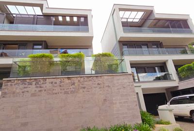 4 Bed Townhouse with En Suite at Lavington Green - 2