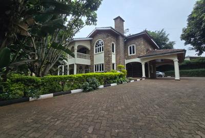 4 Bed House with En Suite in Hill View