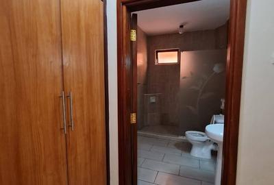 3 Bed Apartment with En Suite at Moyne Drive - 4