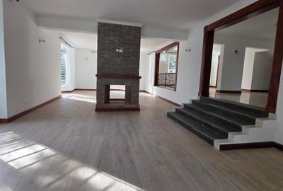 6 Bed Townhouse in Rosslyn - 3