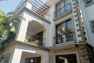3 Bed Apartment with En Suite in State House