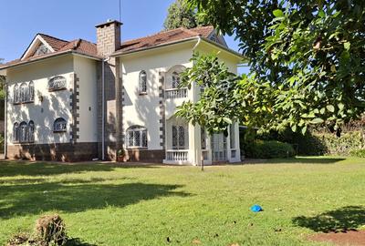 5 Bed House with En Suite in Runda - 4