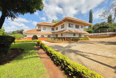 10 Bed House with En Suite in Lavington