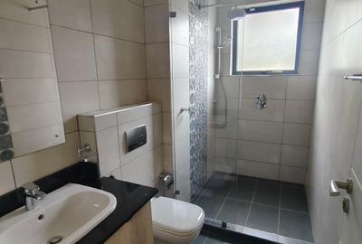 3 Bed Apartment with En Suite in Lavington