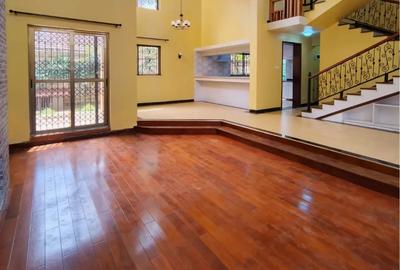 5 Bed Townhouse with En Suite in Lavington - 2