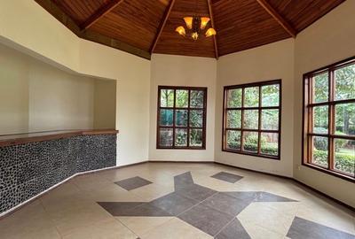 5 Bed Villa with En Suite in Runda - 3