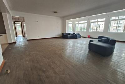 3 Bed Apartment with En Suite at Brookside Drive - 2