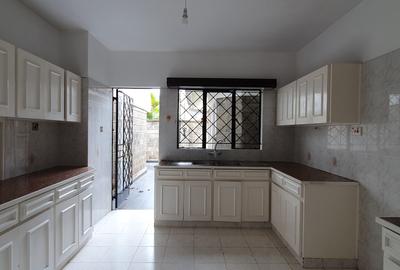 4 Bed House with En Suite at Brookside Gardens - 4