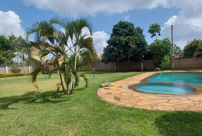 5 Bed House with En Suite in Runda
