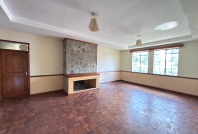 5 Bed House with En Suite in Runda - 4