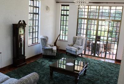 4 Bed Townhouse with Swimming Pool in Rosslyn