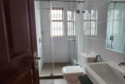 5 Bed Villa with En Suite in Lavington - 2