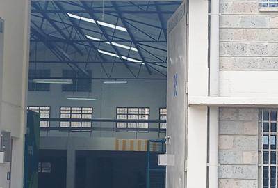 11,000 ft² Warehouse with Parking in Mombasa Road
