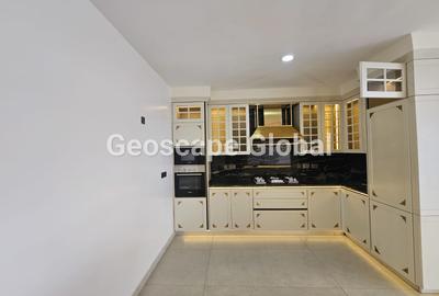 4 Bed Apartment with En Suite in Westlands Area - 3